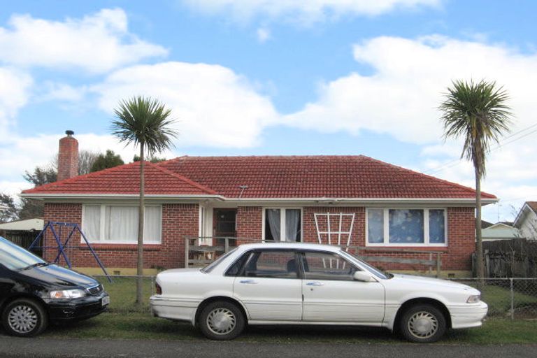 Photo of property in 51a Rollerson Street, Papakura, 2110
