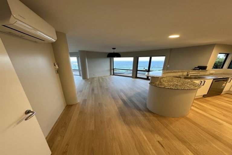 Photo of property in 19 Ngatira Road, Muriwai, Waimauku, 0881