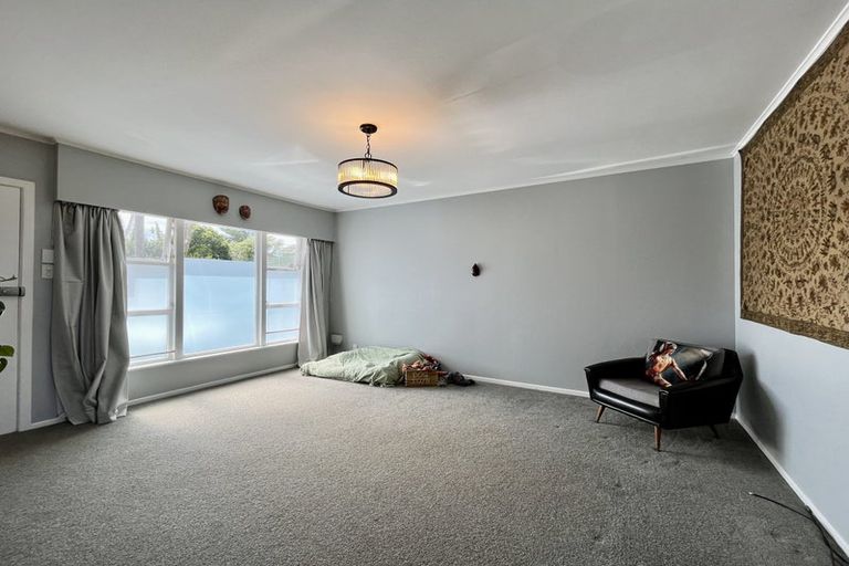 Photo of property in 1/16 Roseburn Place, Pakuranga, Auckland, 2010