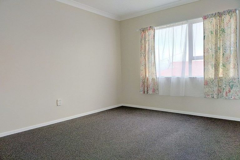 Photo of property in 25 Moncrieff Avenue, Clendon Park, Auckland, 2103