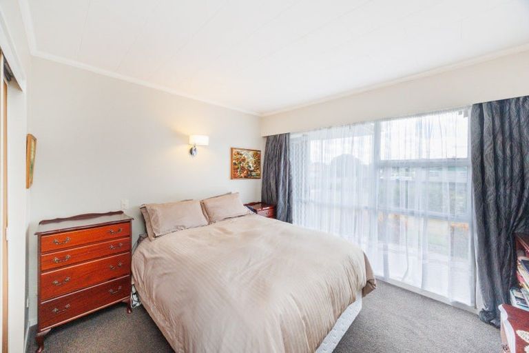 Photo of property in 23 Wallace Place, Hokowhitu, Palmerston North, 4410