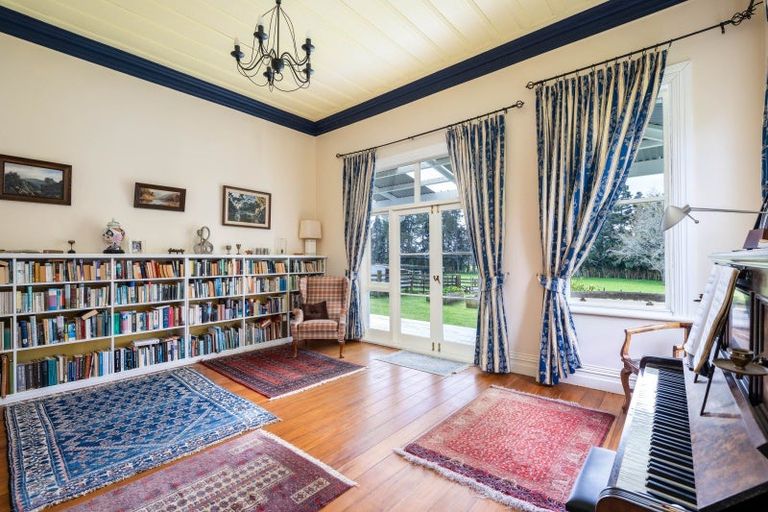 Photo of property in 1 Kahikatea Street, Inglewood, 4330