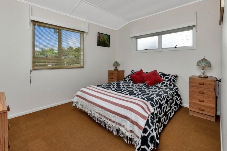 Photo of property in 282 One Tree Point Road, One Tree Point, 0118