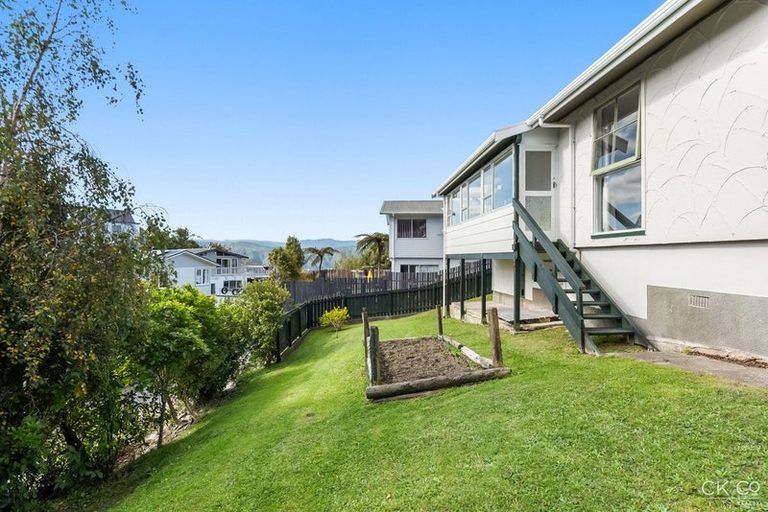 Photo of property in 3 Eastview Grove, Normandale, Lower Hutt, 5010