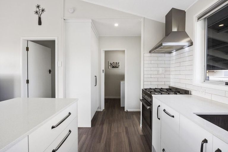 Photo of property in 39 Fairfield Road, Hawera, 4610