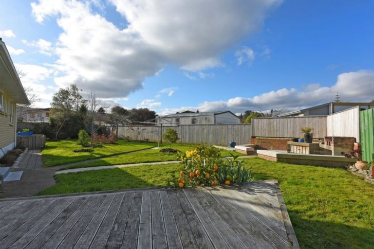 Photo of property in 54 Hillside Drive, Maoribank, Upper Hutt, 5018