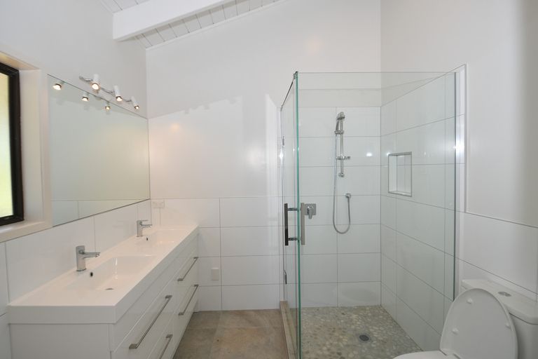 Photo of property in 45 Brick Bay Drive, Sandspit, Warkworth, 0982