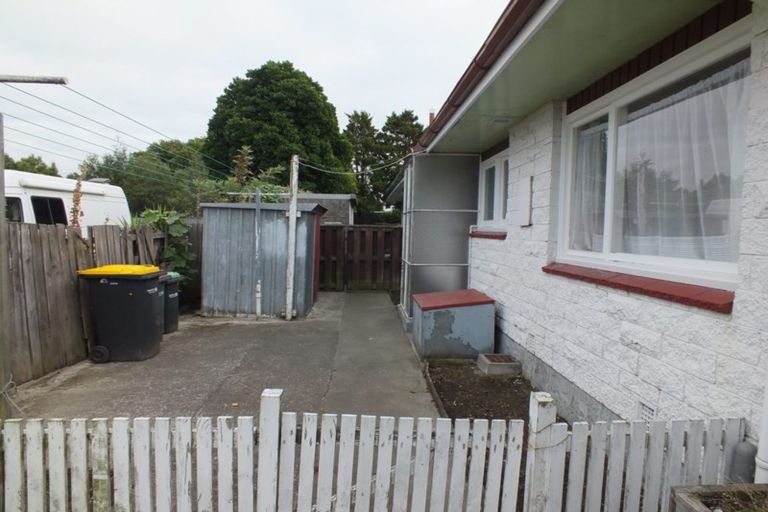 Photo of property in 2/65 Lincoln Road, Hillmorton, Christchurch, 8024