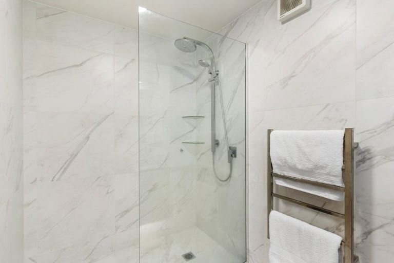 Photo of property in 6/21 Clifton Road, Hauraki, Auckland, 0622