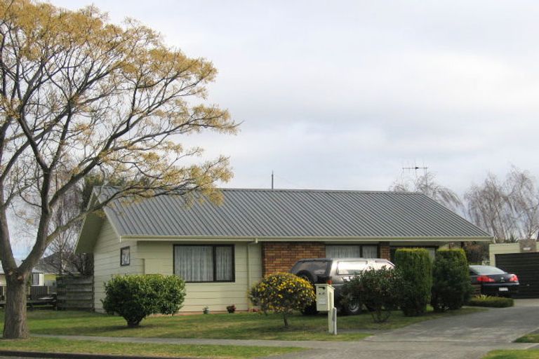 Photo of property in 2/32 Spriggs Crescent, Greenmeadows, Napier, 4112