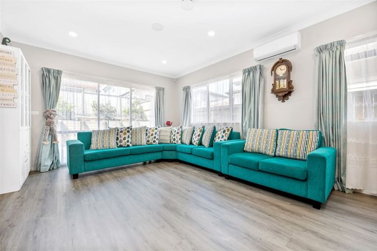 Photo of property in 7 Drumconnell Drive, Flat Bush, Auckland, 2019