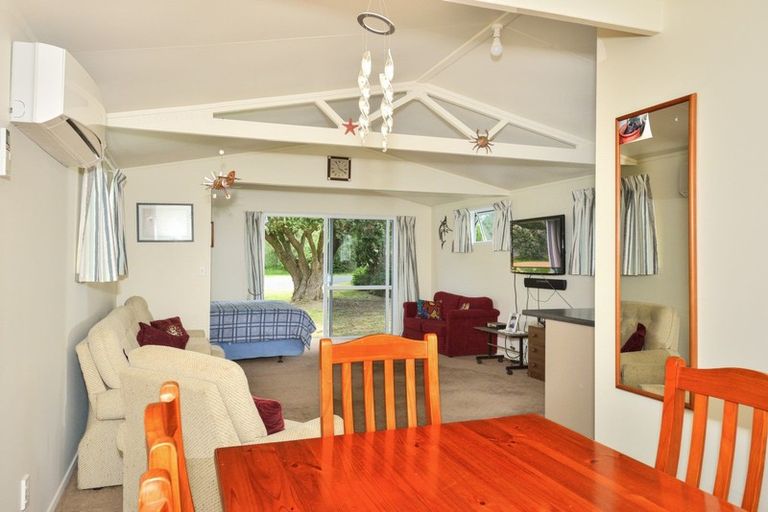 Photo of property in 5 Pipi Crescent, Mahia, 4198