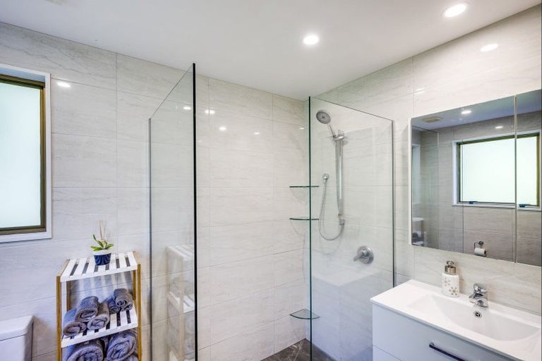 Photo of property in 4 Bracken Street, Hospital Hill, Napier, 4110