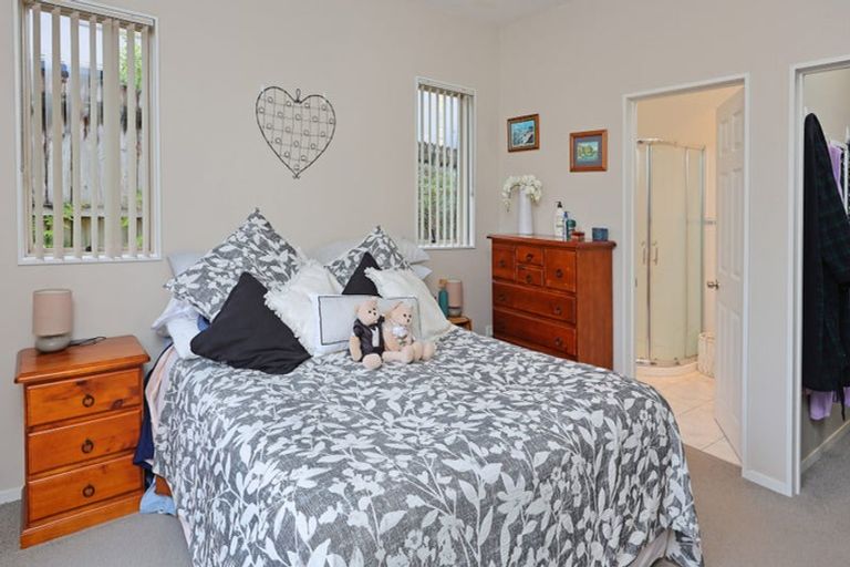 Photo of property in 80 San Marino Drive West, Henderson, Auckland, 0612