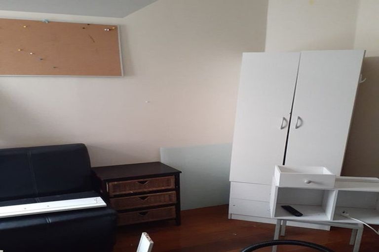 Photo of property in 1-3 Mudges Terrace, Newtown, Wellington, 6021