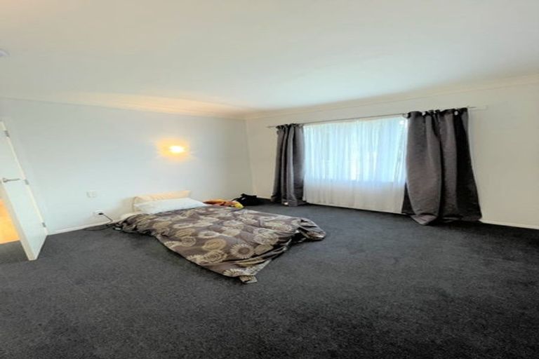 Photo of property in 25 Portadown Avenue, Pakuranga Heights, Auckland, 2010