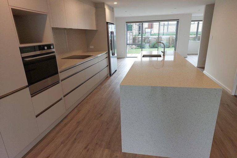 Photo of property in 15 Gunn Way, Hobsonville, Auckland, 0616