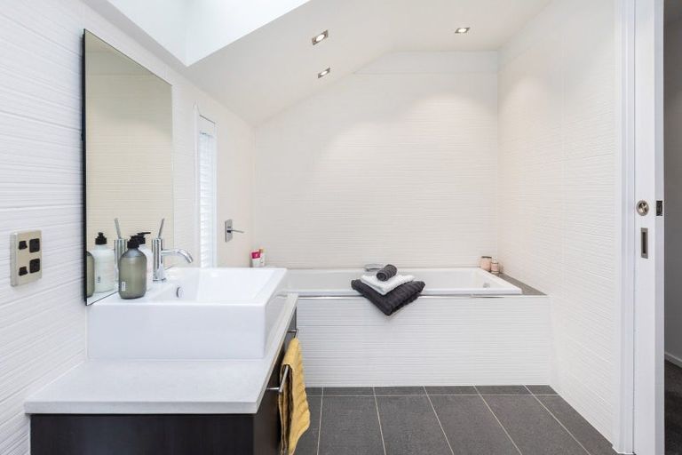 Photo of property in 20 Queens Avenue, Merivale, Christchurch, 8014