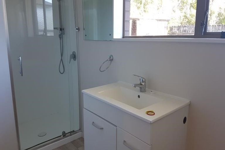 Photo of property in 1/4 Roys Road, Weymouth, Auckland, 2103