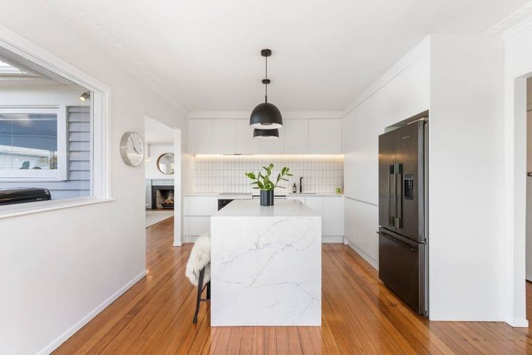 Photo of property in 1/119 Exmouth Road, Northcote, Auckland, 0627