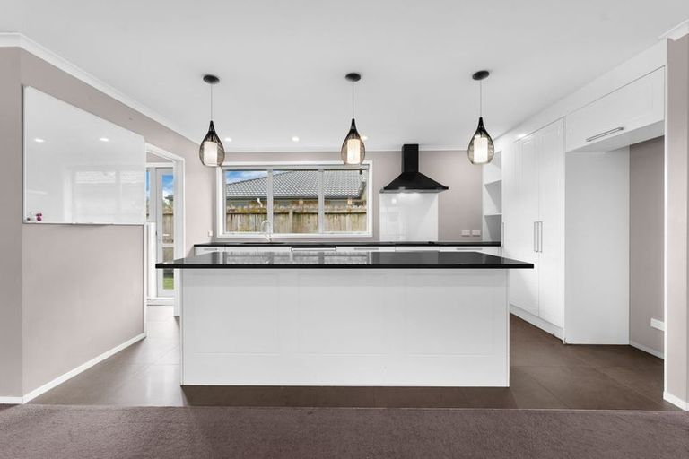 Photo of property in 112 Helenslee Road, Pokeno, 2472