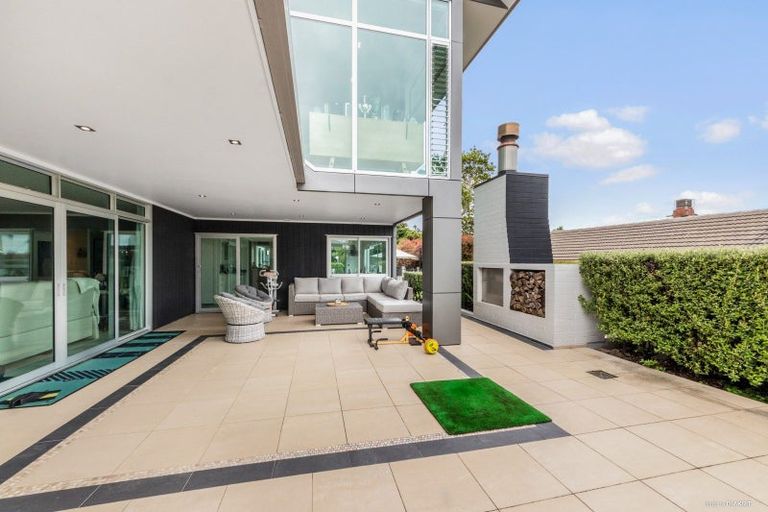 Photo of property in 6 Pleasant Place, Mellons Bay, Auckland, 2014