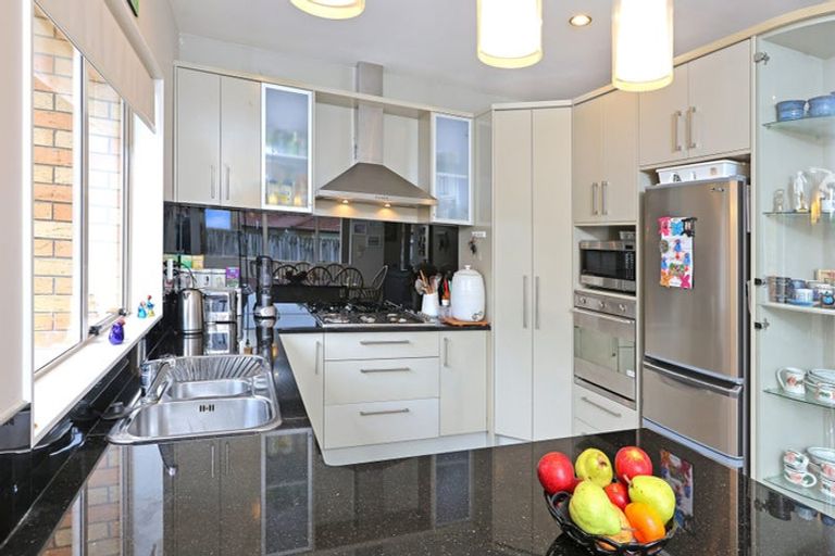 Photo of property in 80 San Marino Drive West, Henderson, Auckland, 0612