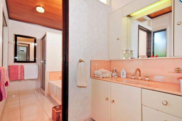 Photo of property in 23 Kensington Place, Fairfield, Hamilton, 3214