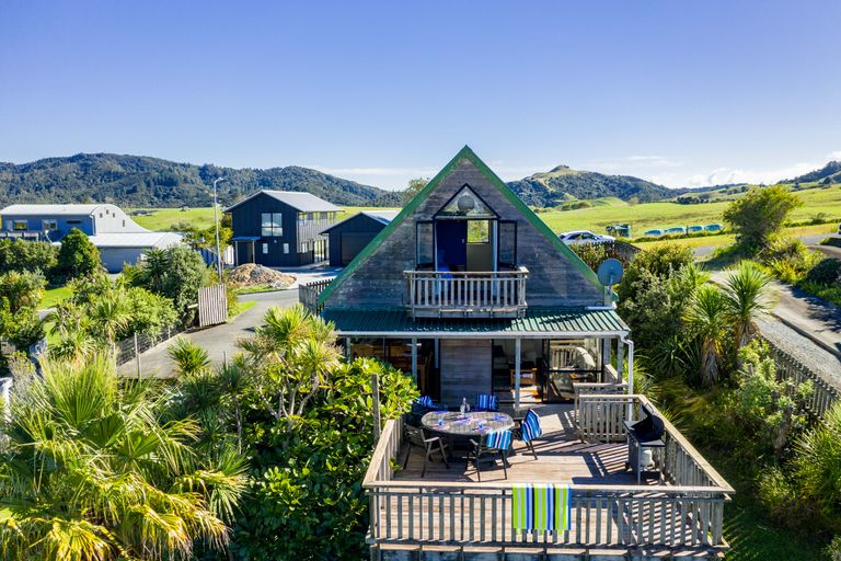 Photo of property in 52 Cullen Street, Mangawhai Heads, Mangawhai, 0505