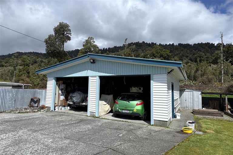 Photo of property in 59 Main Road, Harihari, 7884