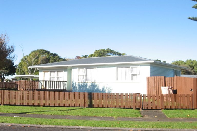 Photo of property in 2 Harrow Place, Manurewa, Auckland, 2102