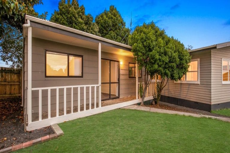 Photo of property in 5 Rondorlyn Place, Manurewa, Auckland, 2102