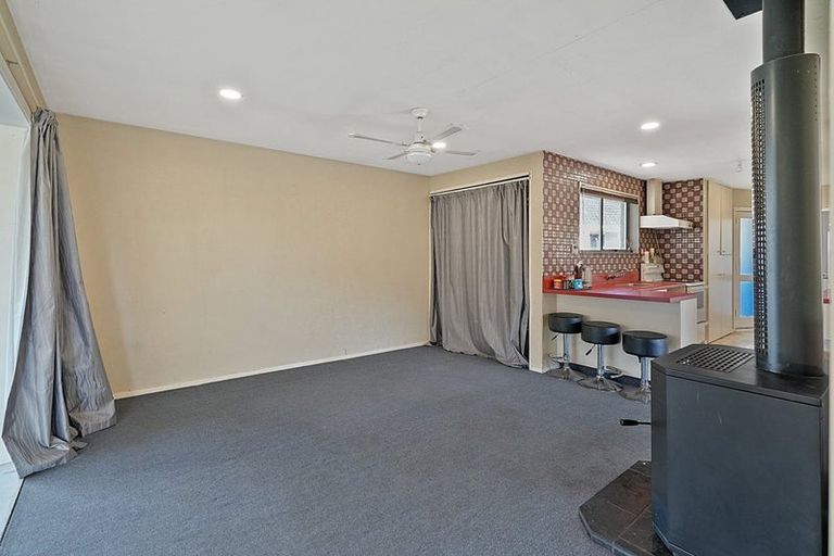 Photo of property in 7 Mckellar Place, Hornby, Christchurch, 8042