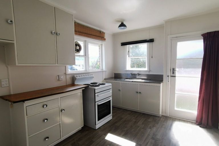 Photo of property in 3/1032 Fergusson Drive, Clouston Park, Upper Hutt, 5018