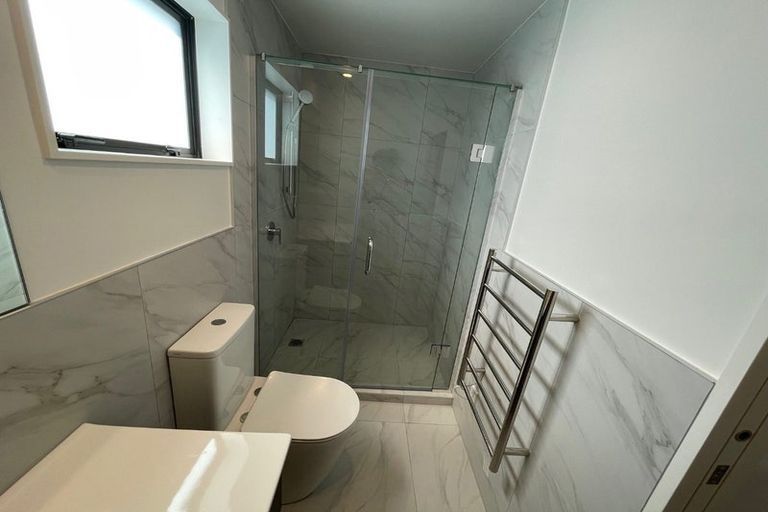 Photo of property in 8b Roys Road, Weymouth, Auckland, 2103