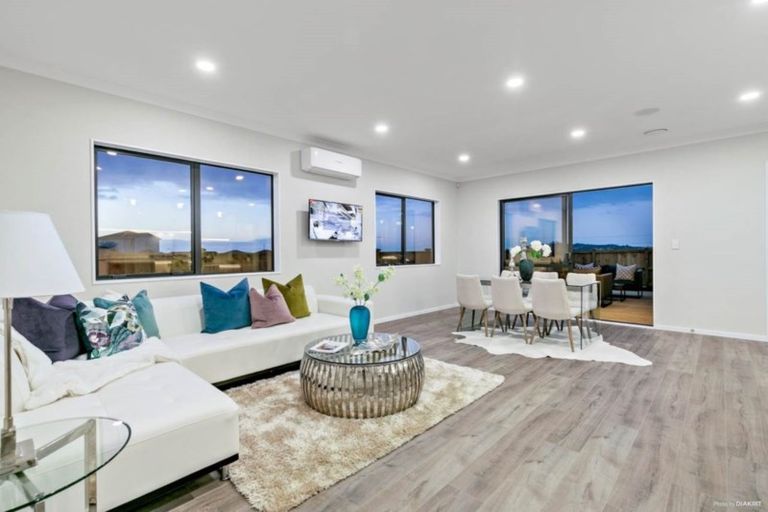 Photo of property in 60 Lime Hill Rise, Flat Bush, Auckland, 2019