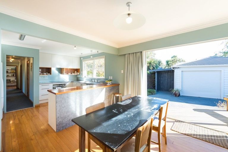 Photo of property in 5 Viscount Place, West End, Palmerston North, 4412