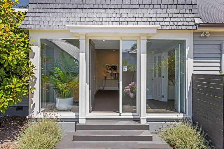 Photo of property in 3 Strowan Road, Strowan, Christchurch, 8052