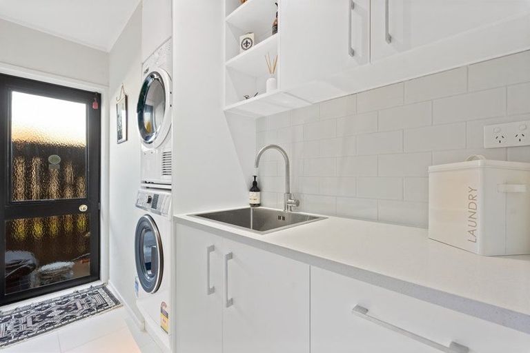 Photo of property in 28a Edward Avenue, Orewa, 0931