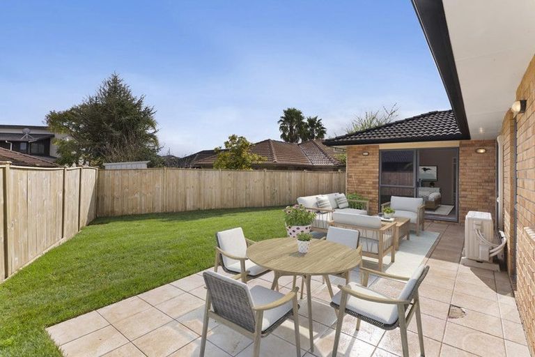 Photo of property in 12 Elwyn Close, Flat Bush, Auckland, 2016