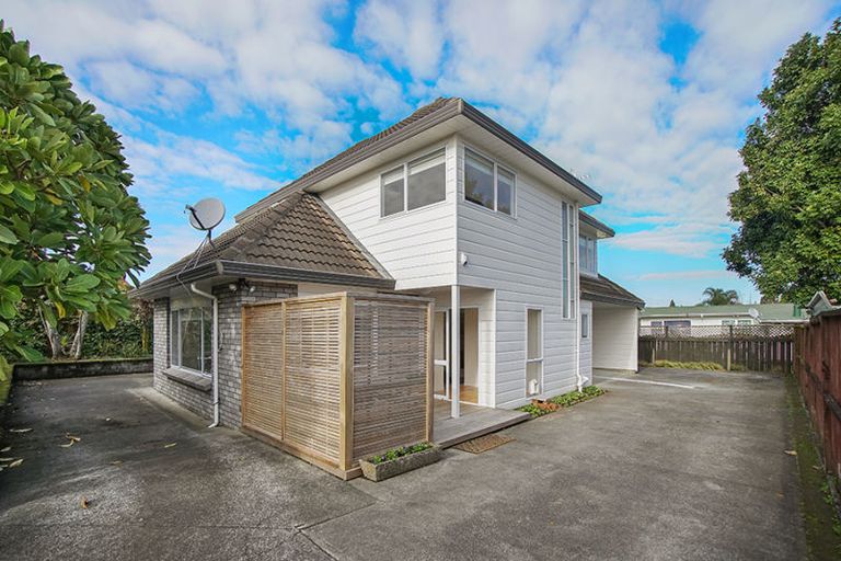 Photo of property in 2/7 Camden Place, Papatoetoe, Auckland, 2025