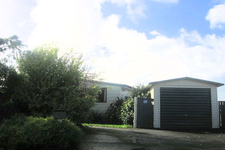 Photo of property in 6 Newton Place, Westbrook, Palmerston North, 4412