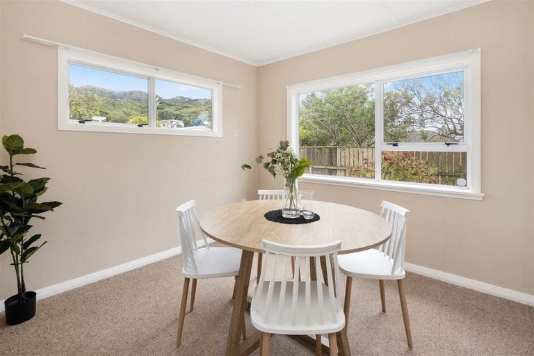 Photo of property in 23 Findlay Street, Tawa, Wellington, 5028