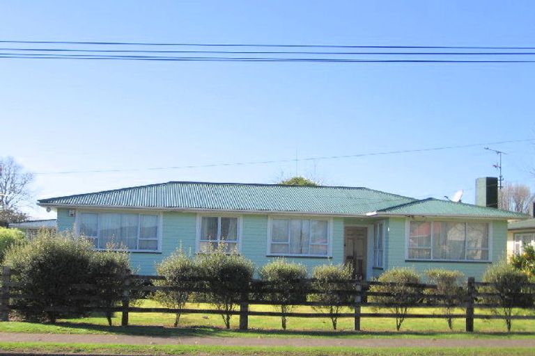 Photo of property in 35 Cosgrave Road, Papakura, 2110