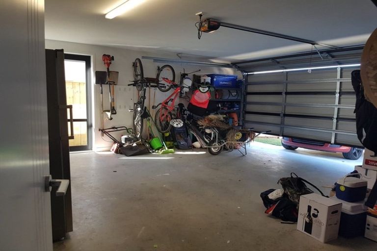 Photo of property in 36 Marion Crescent, Papamoa Beach, Papamoa, 3118