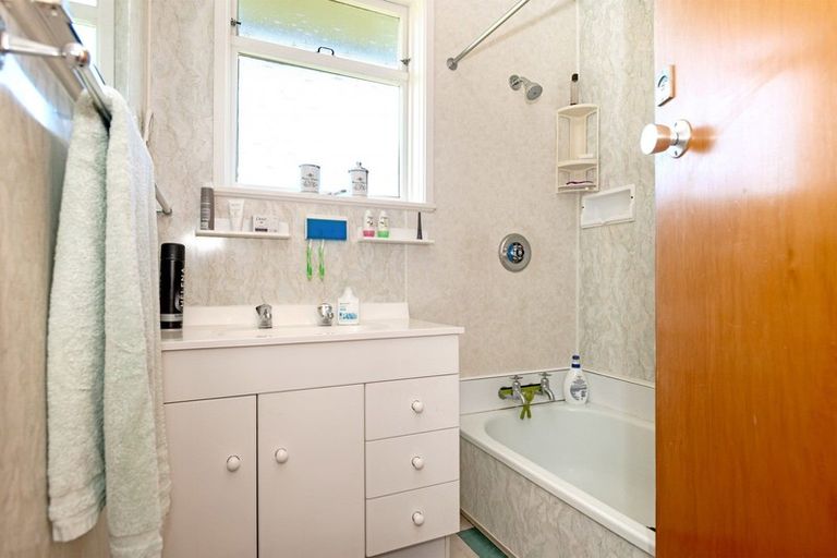 Photo of property in 15 Edward Street, Mangapapa, Gisborne, 4010