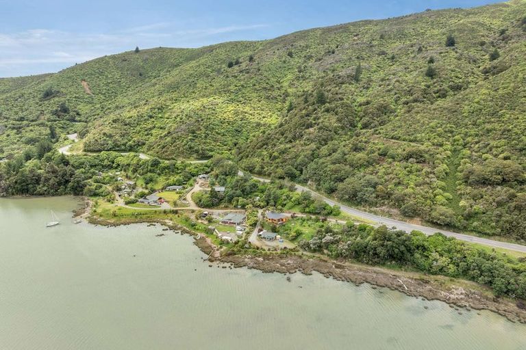 Photo of property in 127 Queen Charlotte Drive, Havelock, Picton, 7281