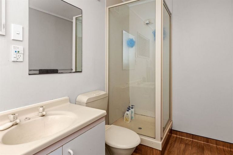 Photo of property in 84 Milton Road, Bluff Hill, Napier, 4110