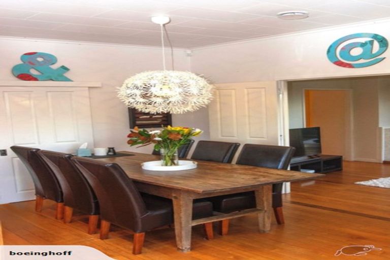 Photo of property in 6 Willowbrook Place, Titirangi, Auckland, 0604