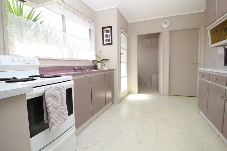 Photo of property in 97 Vodanovich Road, Te Atatu South, Auckland, 0610